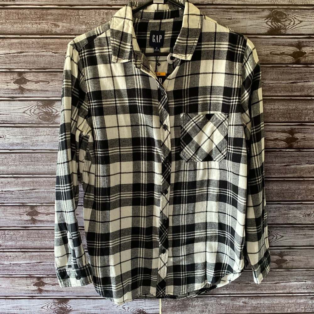 Gap Women's‎ Long-Sleeved Button-Down Flannel Shirt Size M Relaxed Fit Plaid NWT
